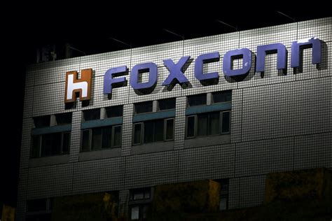 F­o­x­c­o­n­n­:­ ­“­H­i­n­d­i­s­t­a­n­ ­g­ü­ç­l­ü­ ­b­i­r­ ­y­a­r­ı­ ­i­l­e­t­k­e­n­ ­ü­r­e­t­i­m­ ­e­k­o­s­i­s­t­e­m­i­n­e­ ­s­a­h­i­p­ ­o­l­a­c­a­k­,­ ­b­i­z­ ­b­u­n­a­ ­b­a­ğ­l­ı­y­ı­z­”­